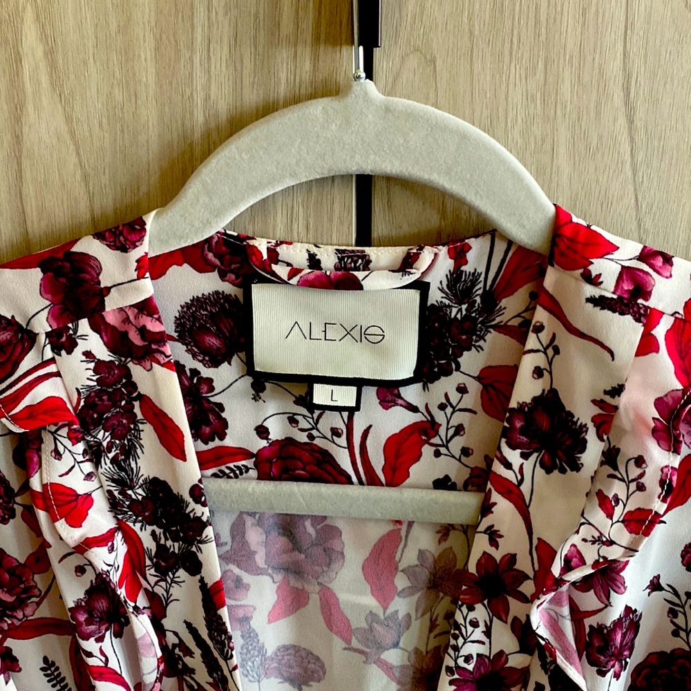 Alcxie l white with floral print happy and bright size L